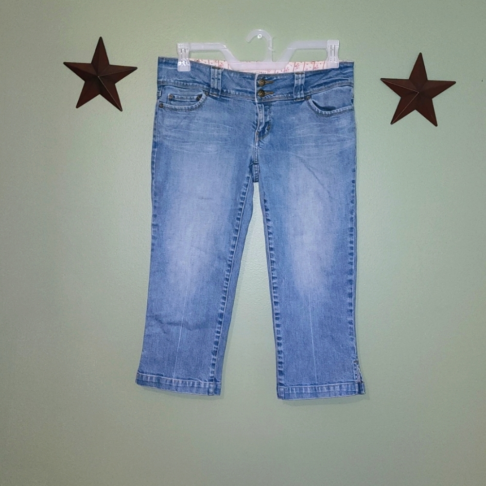 American eagle capris